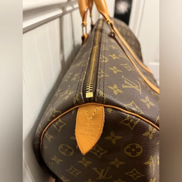 Louis Vuitton Monogram Brown Duffel Bag with Tan Accents - Picture 3 of 12
